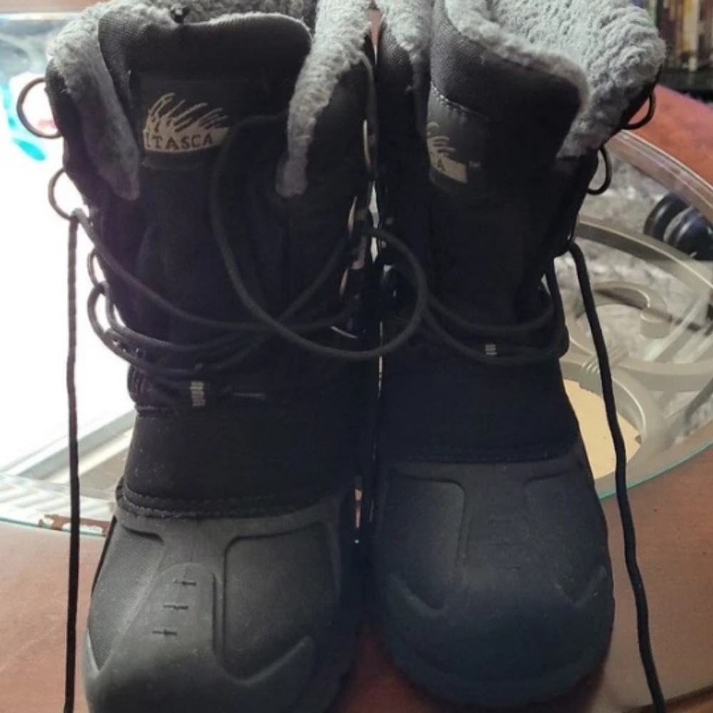 Boy's Snow Boots size 1